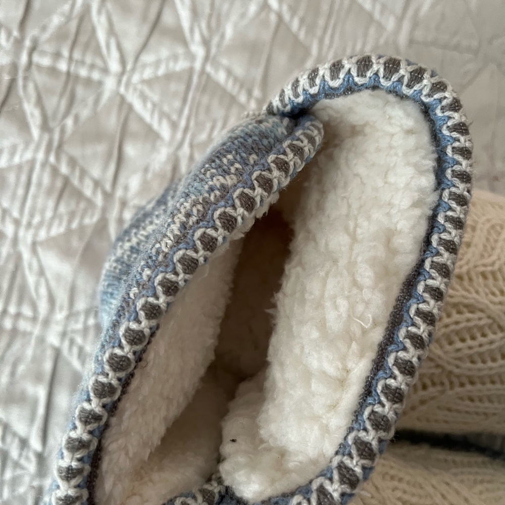 NWT Muk Luk Slippers size 7-8 - Picture 3 of 5